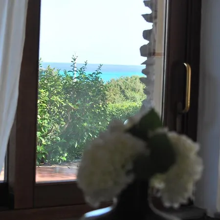 Con Giardino A Pochi Passi Dalla *