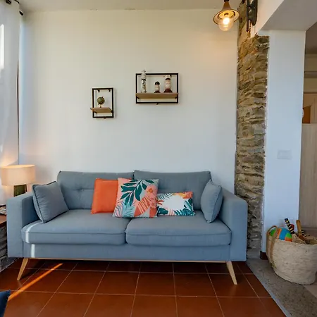Con Giardino A Pochi Passi Dalla