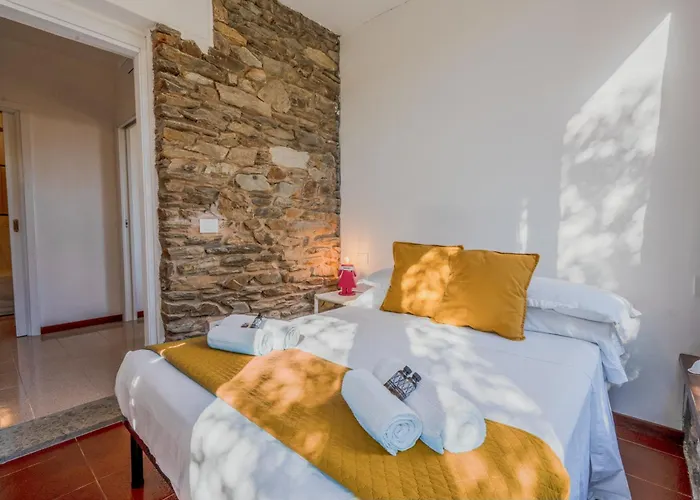 Con Giardino A Pochi Passi Dalla *