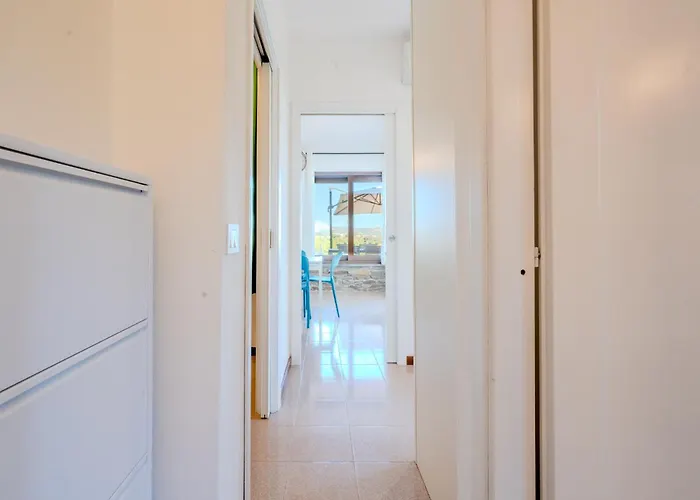 Con Giardino A Pochi Passi Dalla Stintino