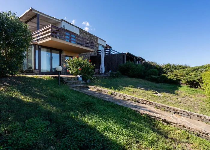 Con Giardino A Pochi Passi Dalla *