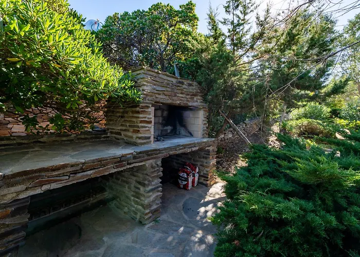 Con Giardino A Pochi Passi Dalla